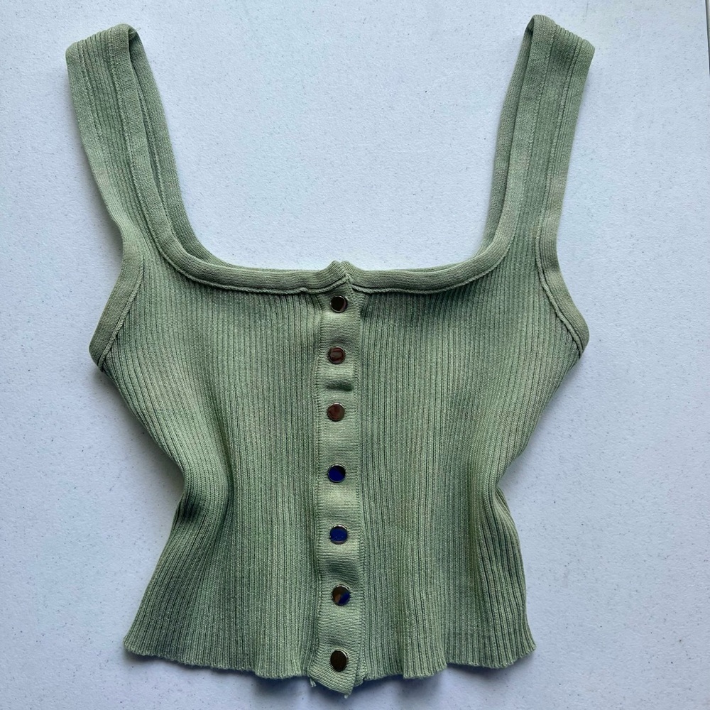 Sage Green Ribbed Snap Button Tank 🌿🤍